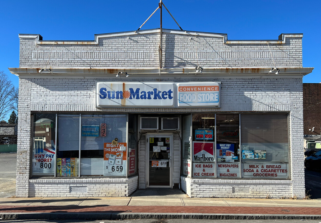 Sun Market before new signage